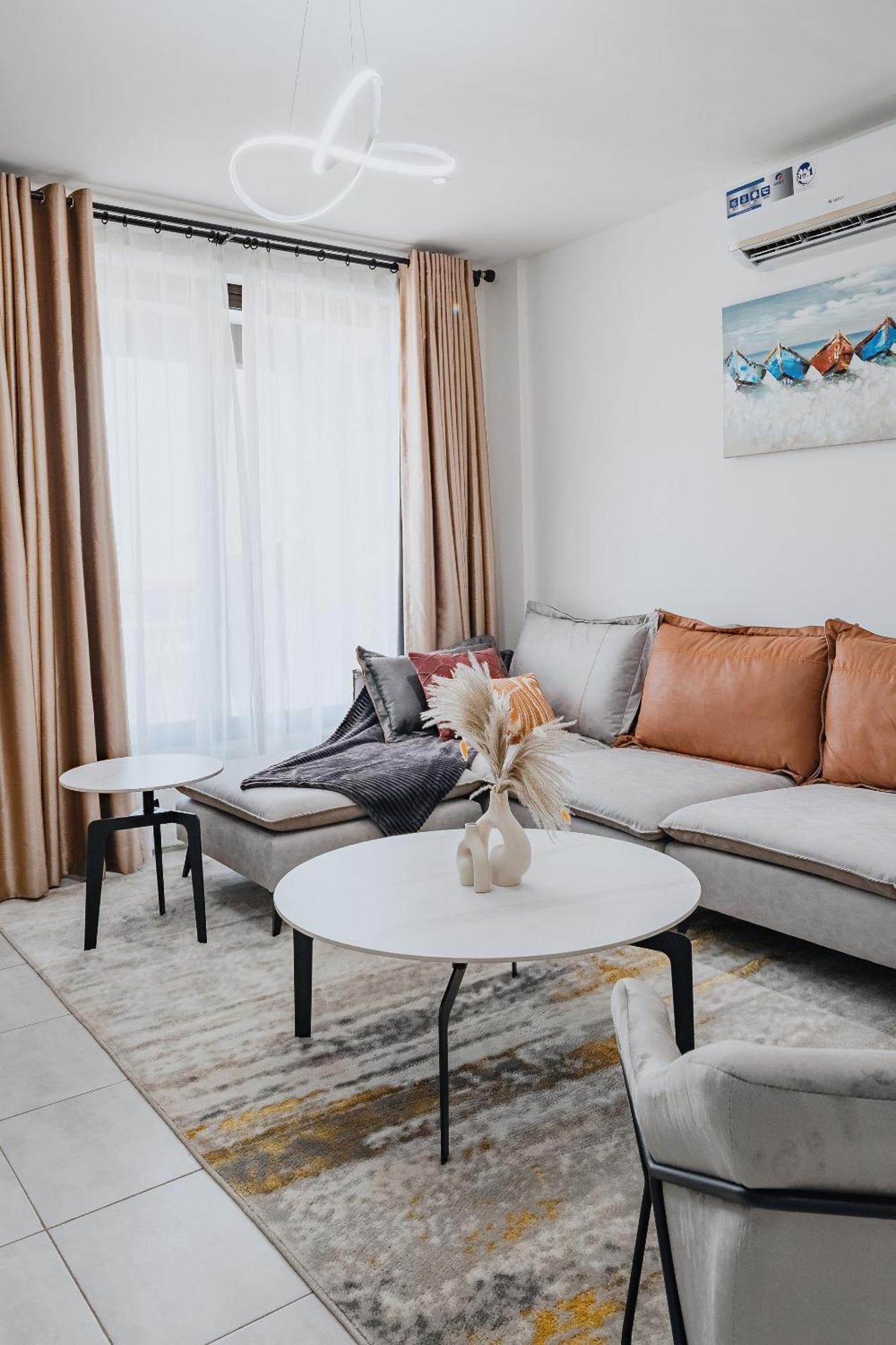 The Avery Apartments At Odomaa Place, East Airport Accra Esterno foto